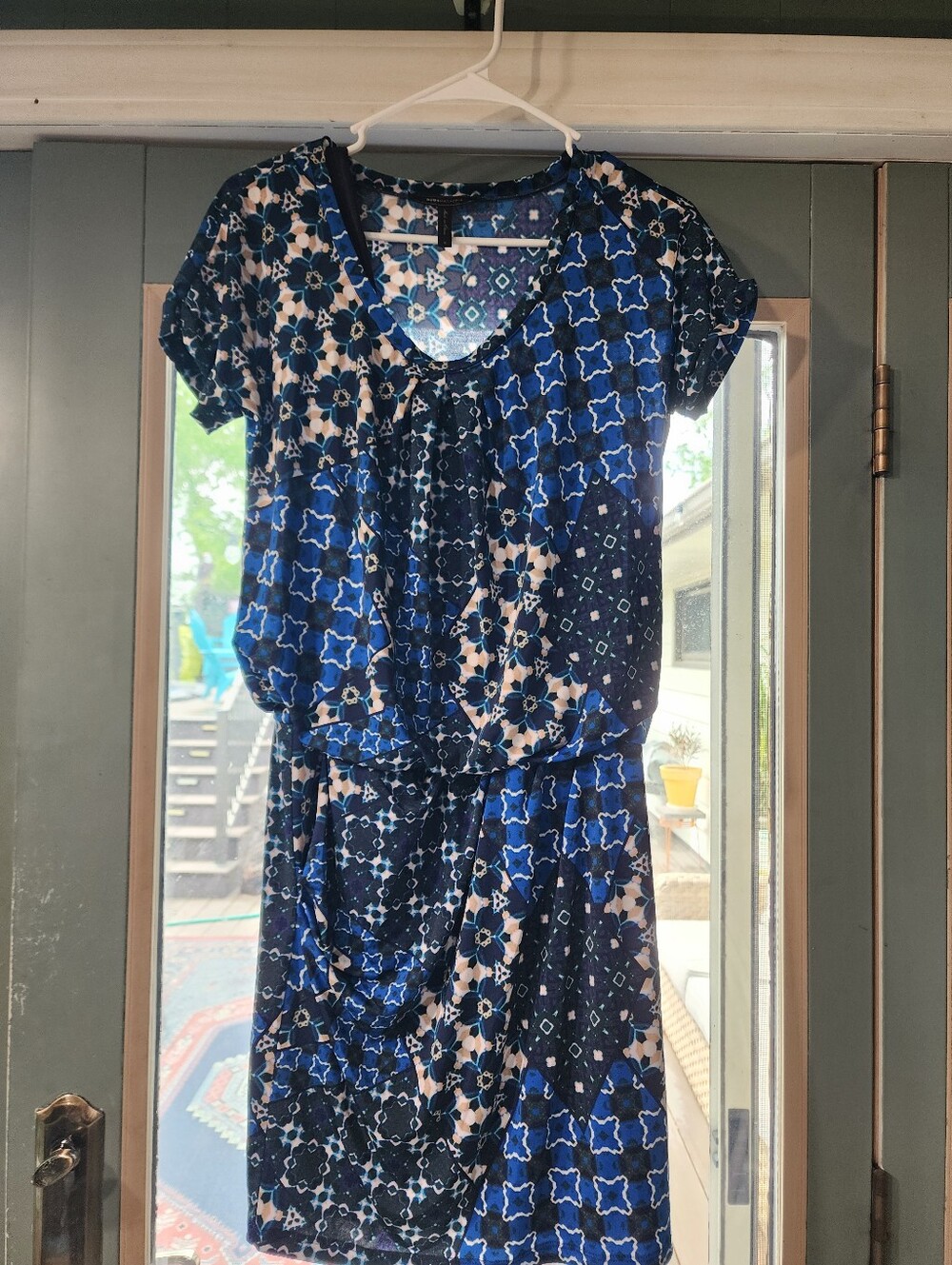BCBGMaxAzria Blue and White Patterned Short-Sleeve Dress